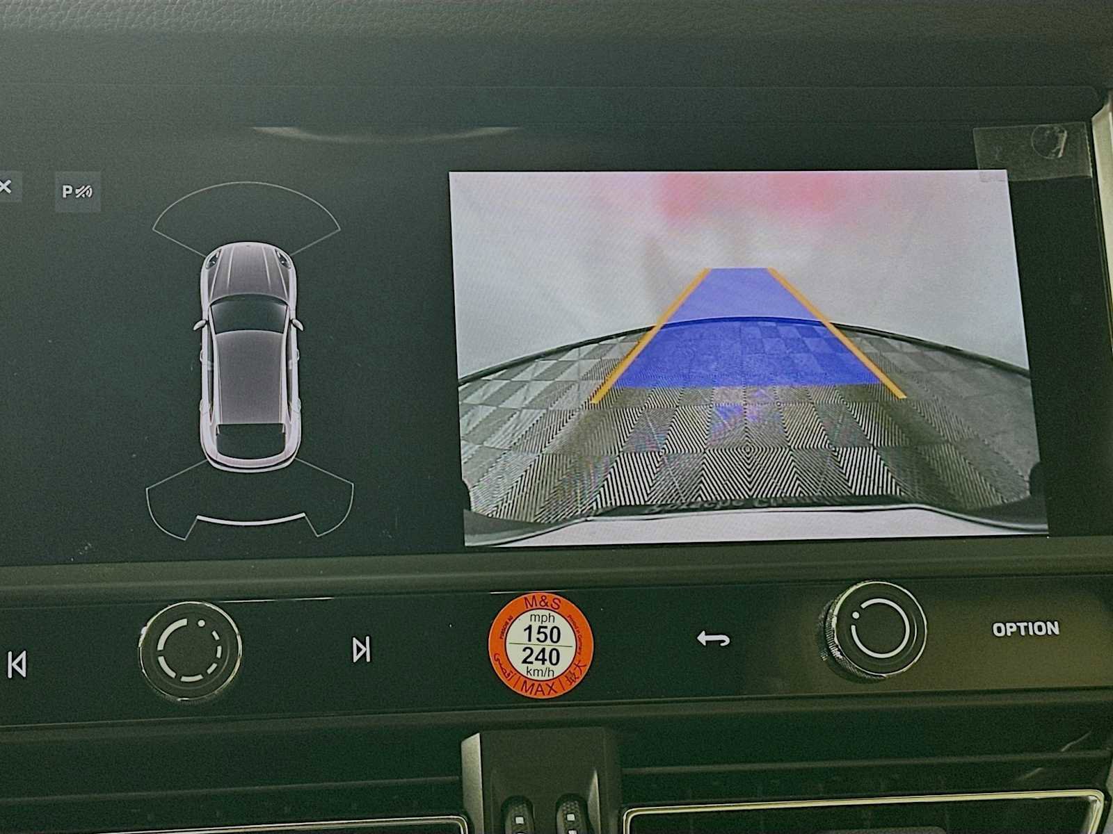 Certified 2025 Porsche Macan AWD/4WD image 19