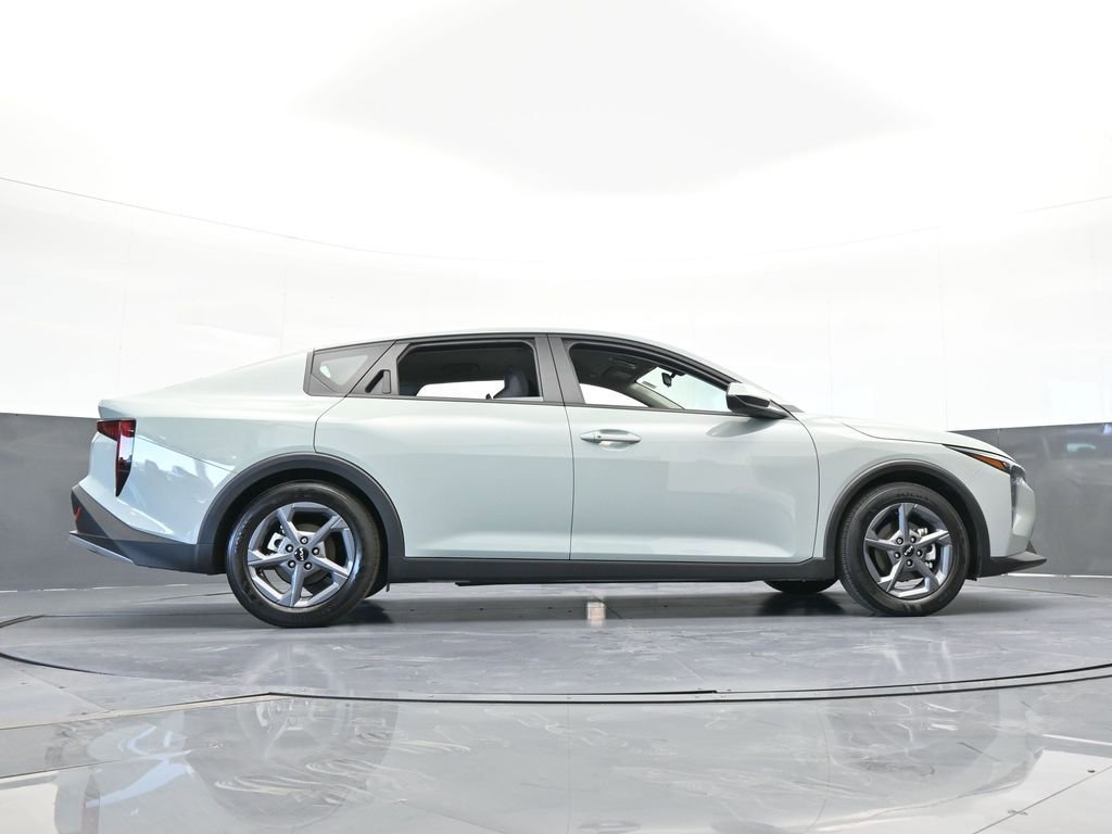 Used 2025 Kia K4 LXS image 56