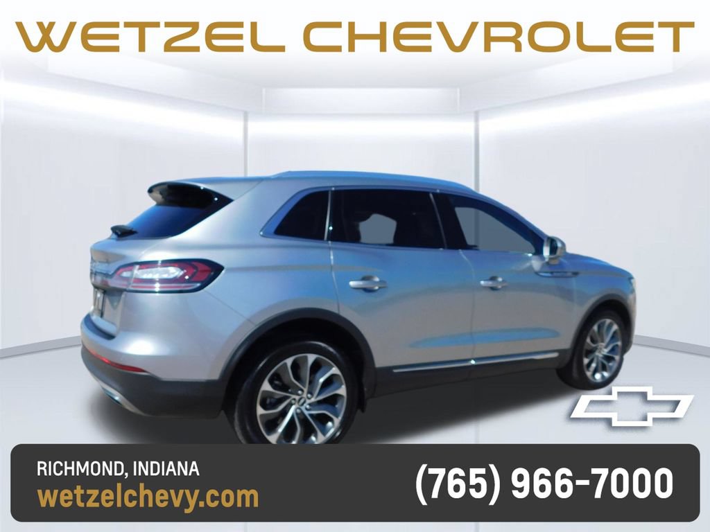 Used 2023 Lincoln Nautilus Reserve AWD/4WD image 3