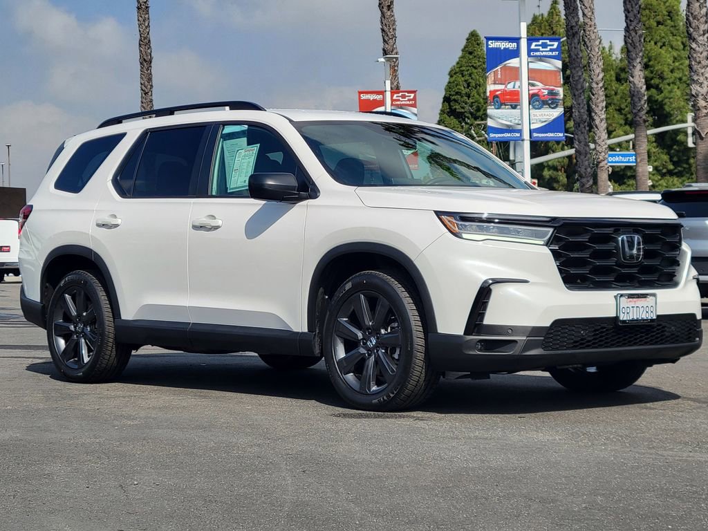 Used 2025 Honda Pilot Sport image 31