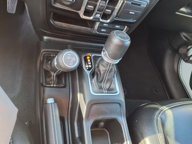 Used 2023 Jeep Wrangler Unlimited Sahara w/ Cold Weather Group AWD/4WD image 14