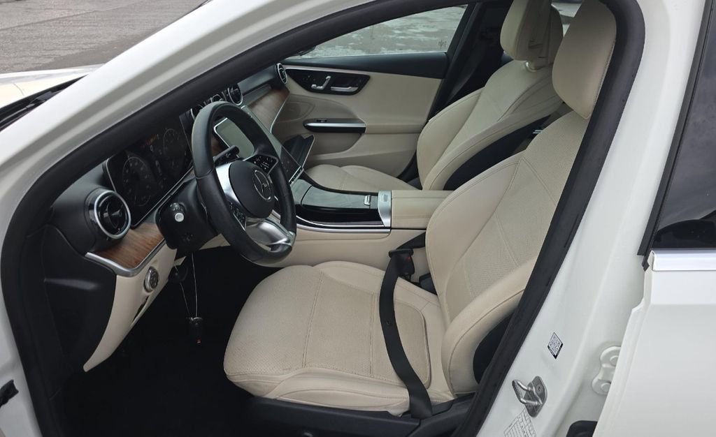 Certified 2025 Mercedes-Benz C 300 Sedan image 8