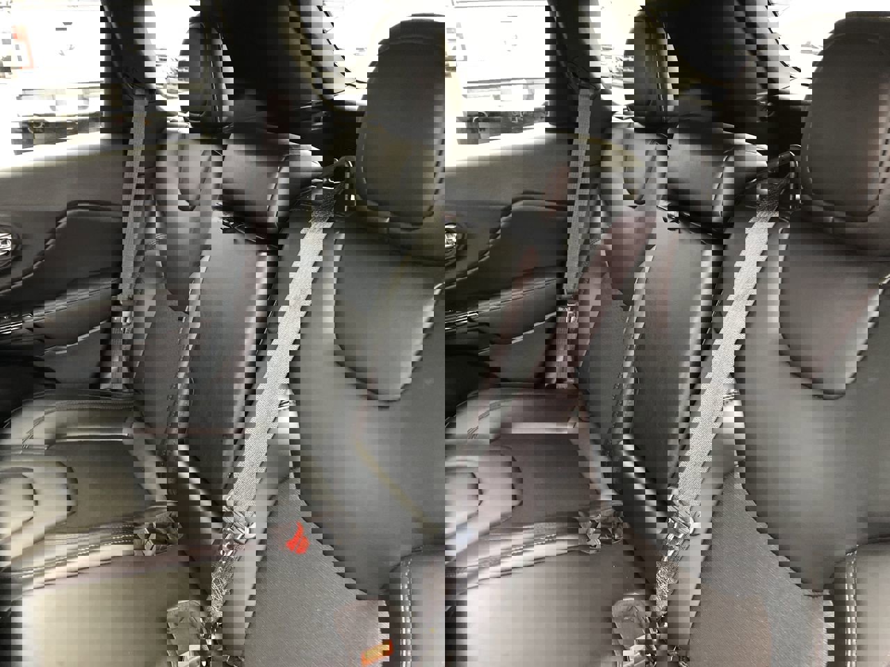 Used 2020 Jeep Cherokee Latitude Plus image 12