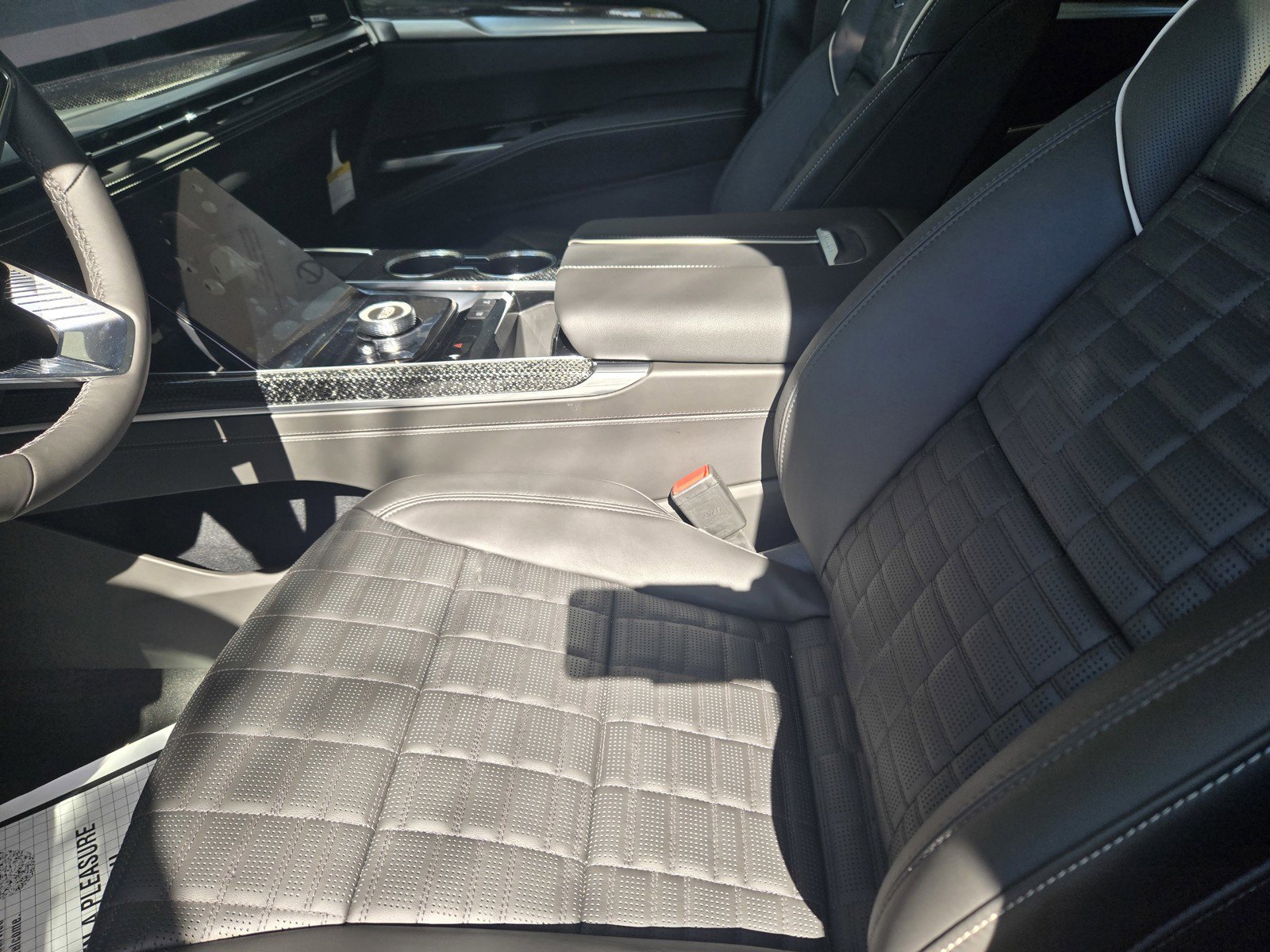 New 2026 Cadillac Escalade V w/ LPO, ONYX Package image 8