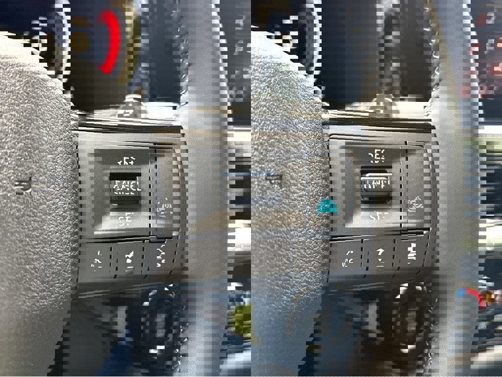 New 2026 Nissan Pathfinder SL image 17