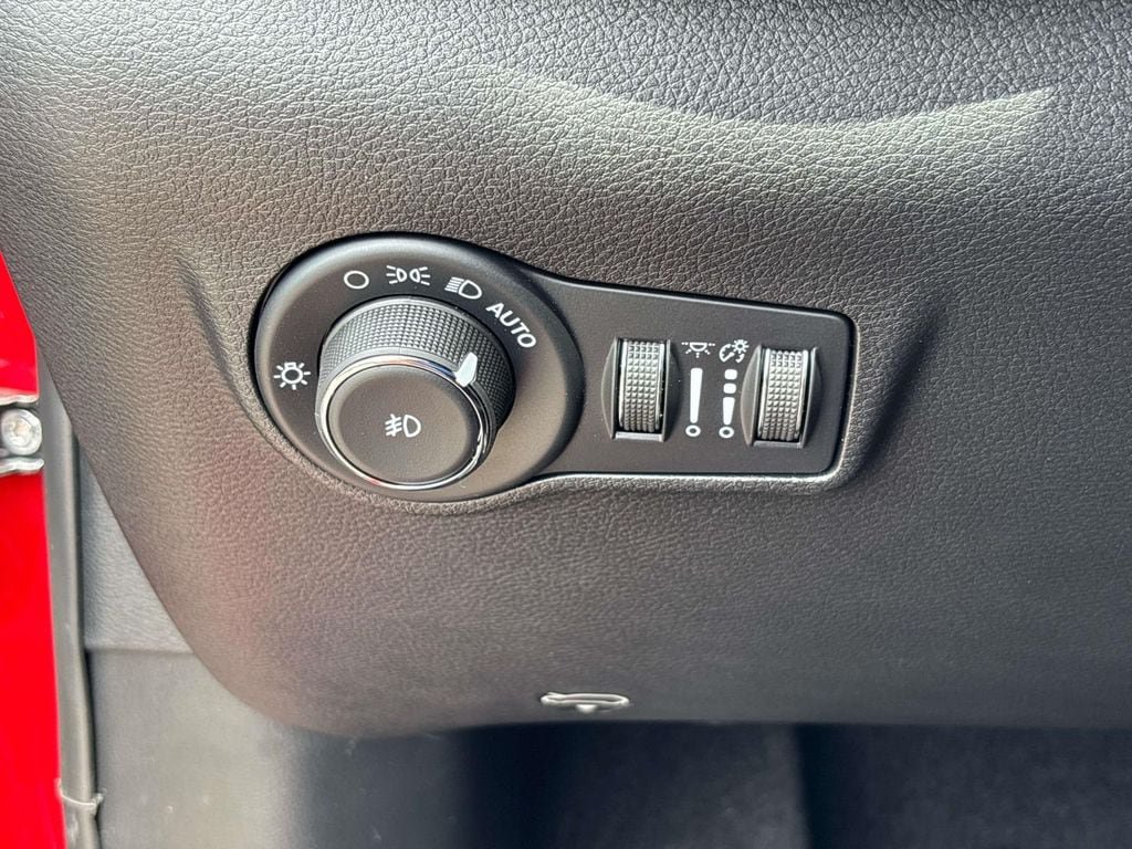 Certified 2026 Jeep Compass Limited AWD/4WD image 18