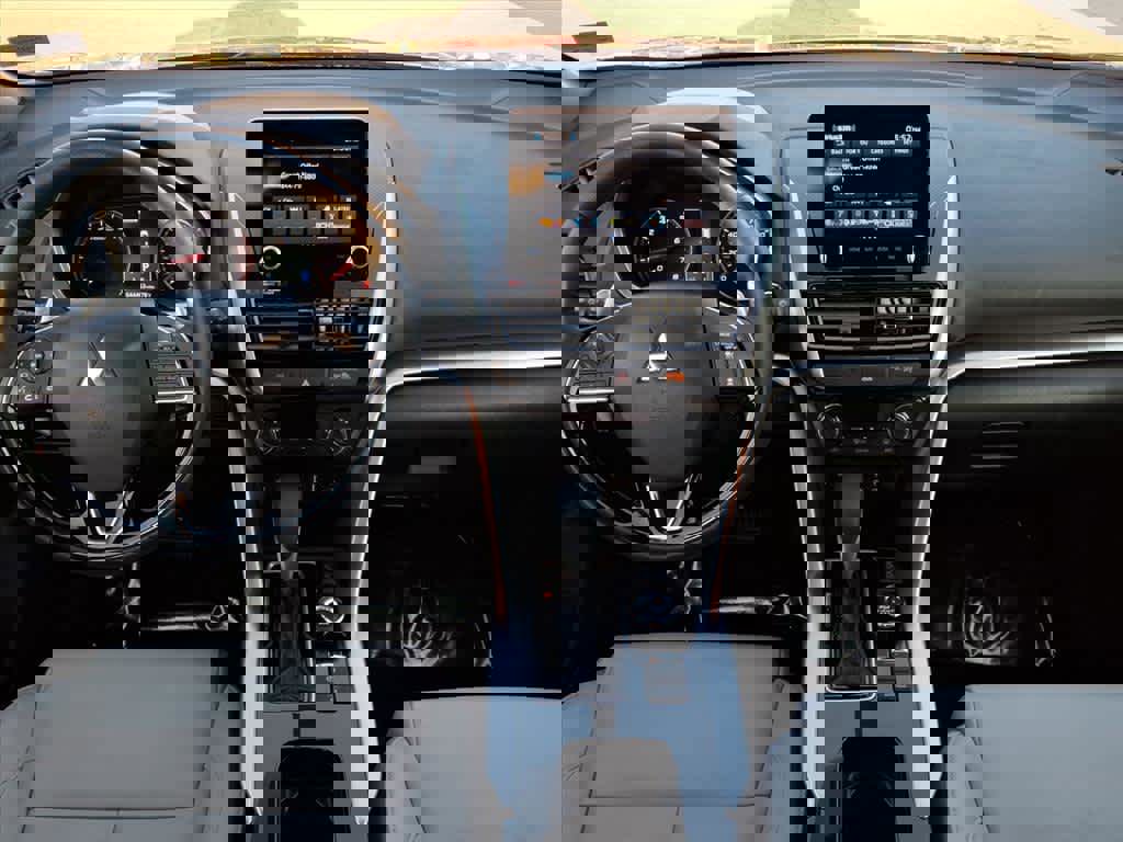 Used 2024 Mitsubishi Eclipse Cross SEL image 12