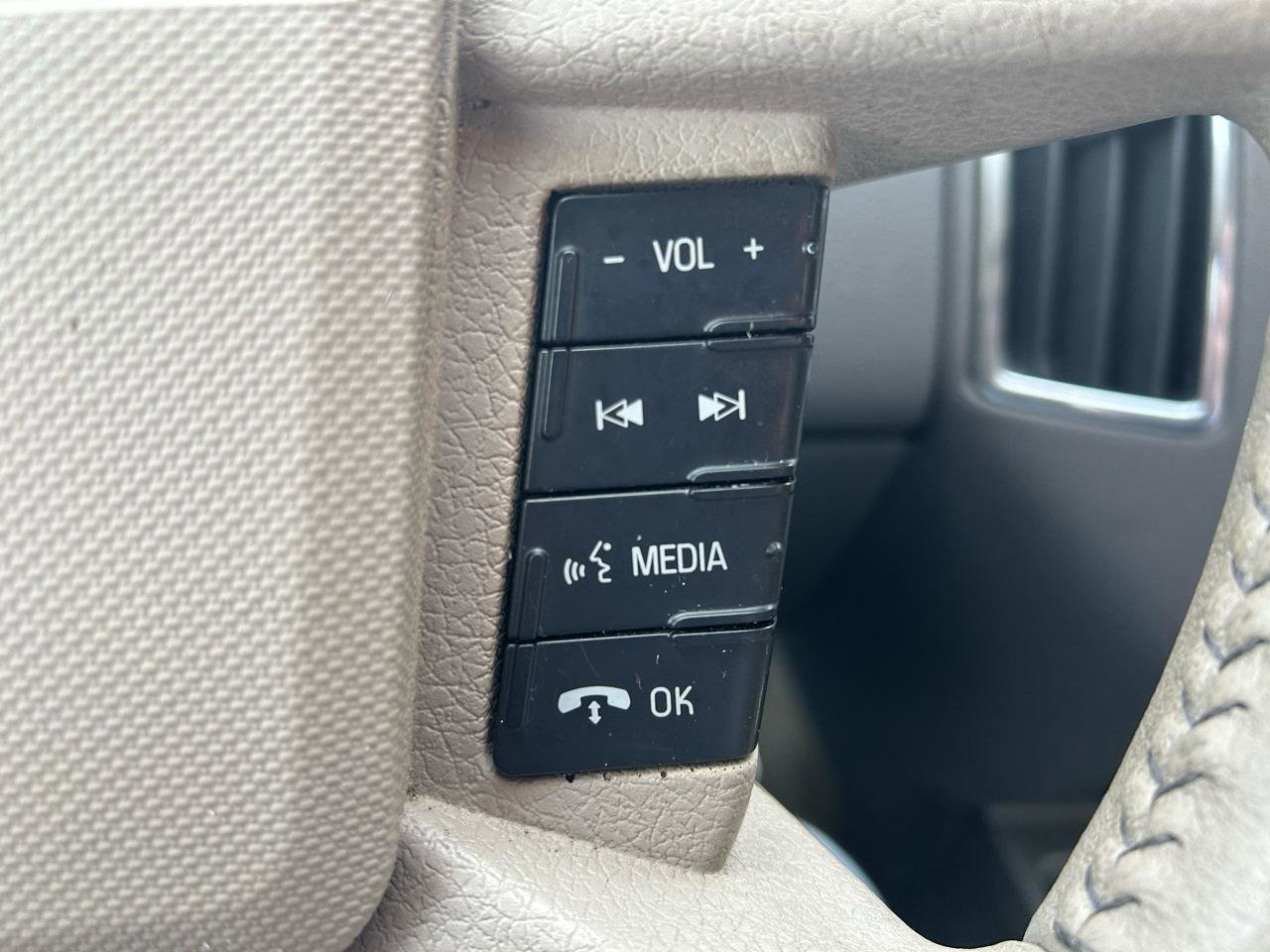 Used 2009 Ford Edge Limited AWD/4WD image 19
