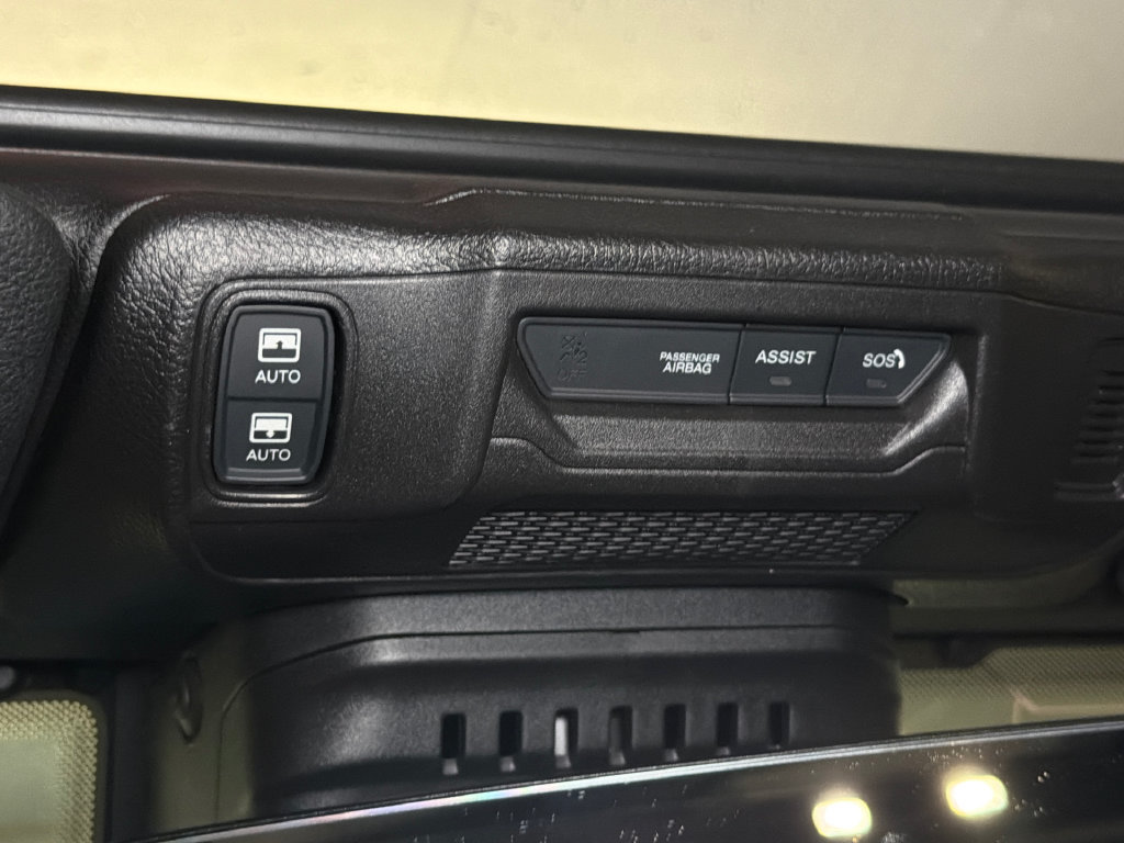 Used 2024 Jeep Wrangler Unlimited Rubicon w/ Technology Group AWD/4WD image 30