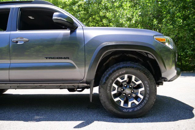 Used 2021 Toyota Tacoma TRD Off-Road w/ Blackout Package (TMS) AWD/4WD image 40