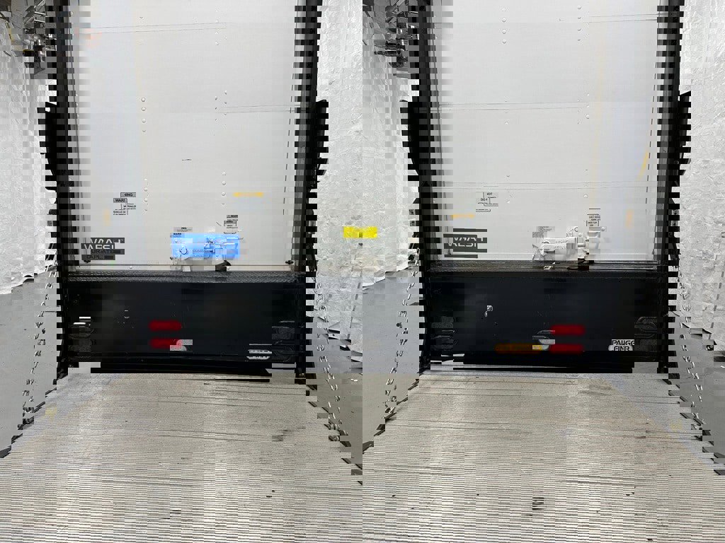 Used 2022 Chevrolet Express 3500 w/ Power Convenience Package image 35