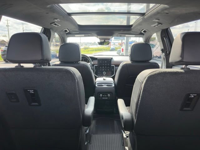 Used 2026 GMC Acadia Denali Ultimate w/ LPO, Floor Liner Package AWD/4WD image 23