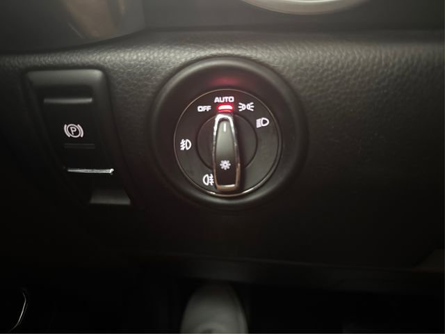 Used 2016 Porsche Cayenne image 23