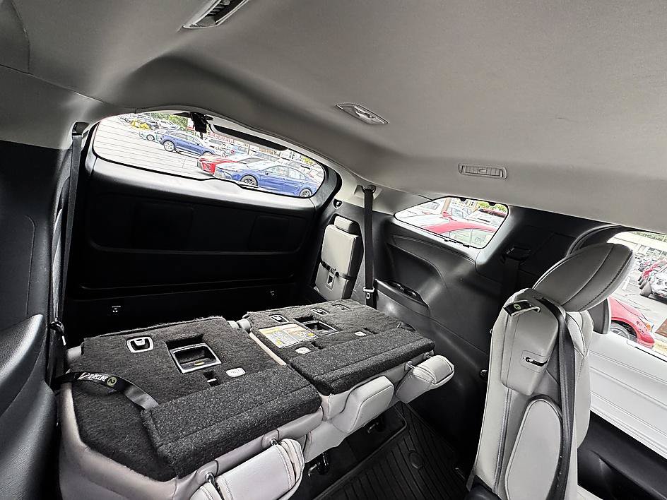 Certified 2026 Toyota Sienna XLE FWD image 6