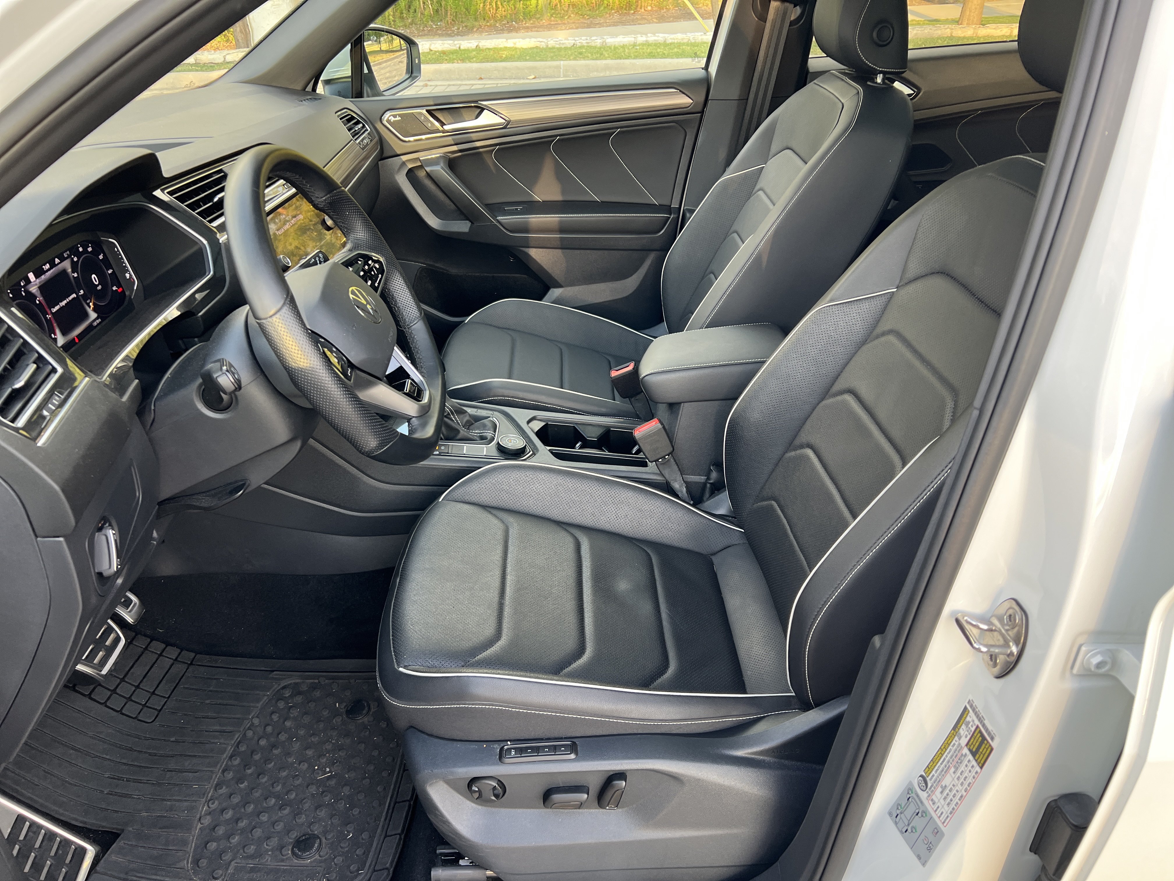 Certified 2022 Volkswagen Tiguan SEL R-Line AWD/4WD image 14