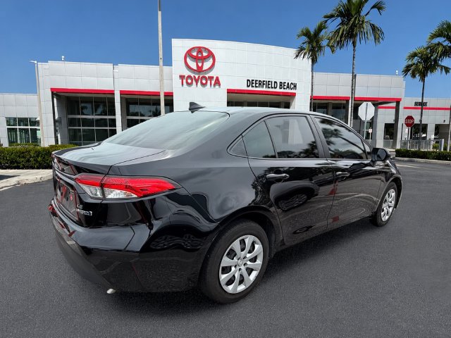 Used 2024 Toyota Corolla LE FWD image 10