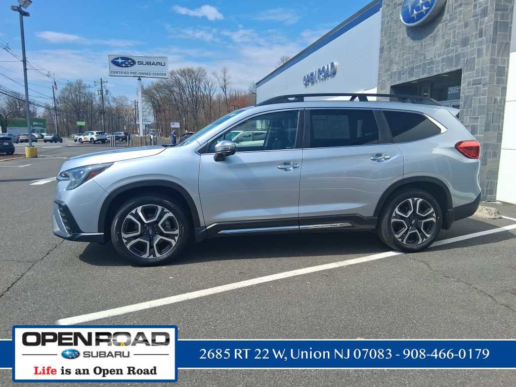 Used 2023 Subaru Ascent Touring AWD/4WD image 4