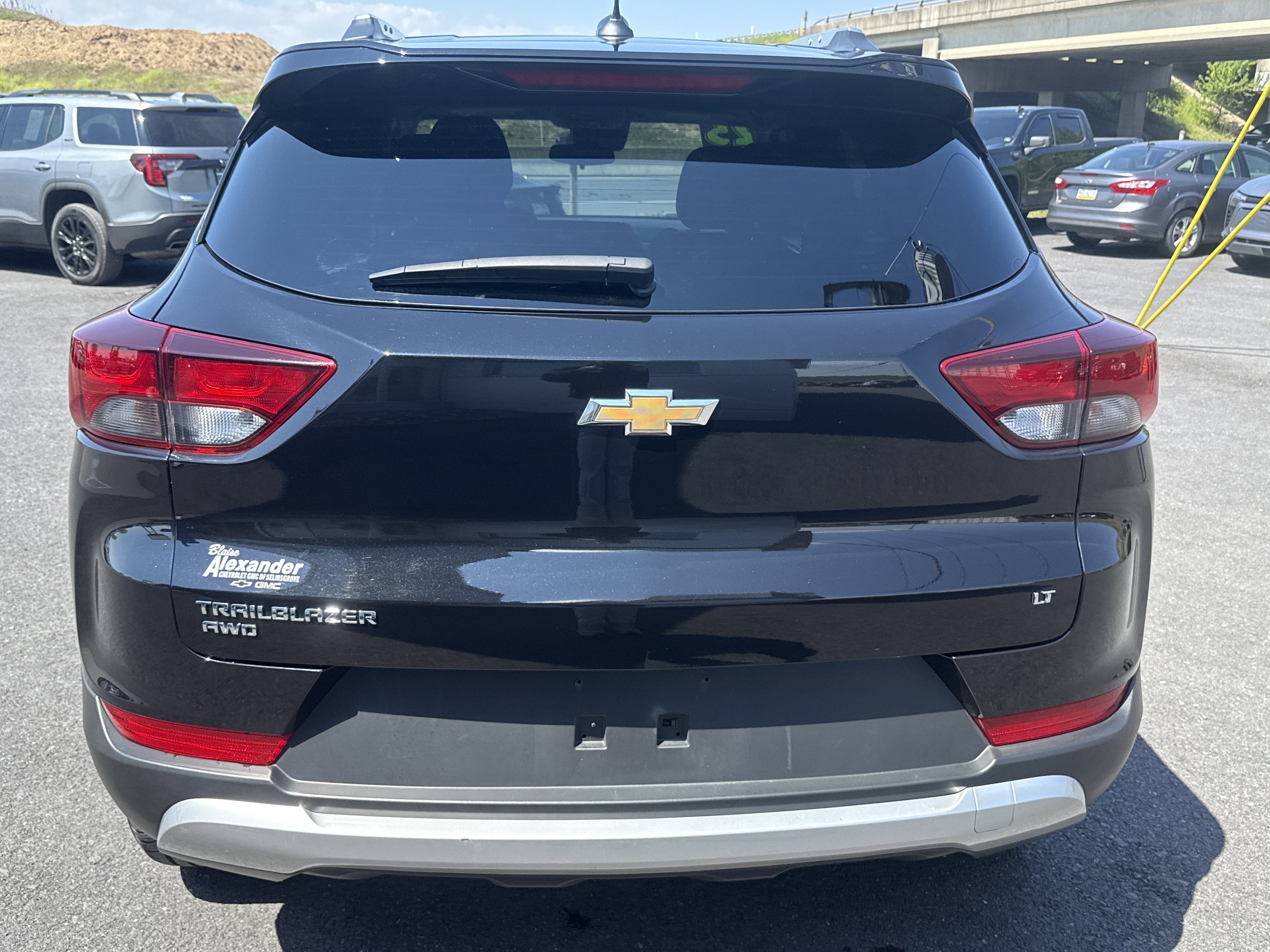 Used 2025 Chevrolet TrailBlazer LT AWD/4WD image 4