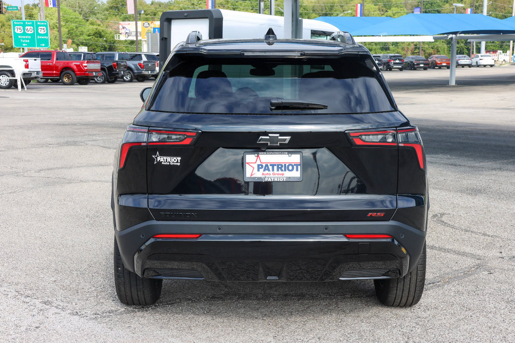 New 2027 Chevrolet Equinox RS w/ Convenience Package III FWD image 4