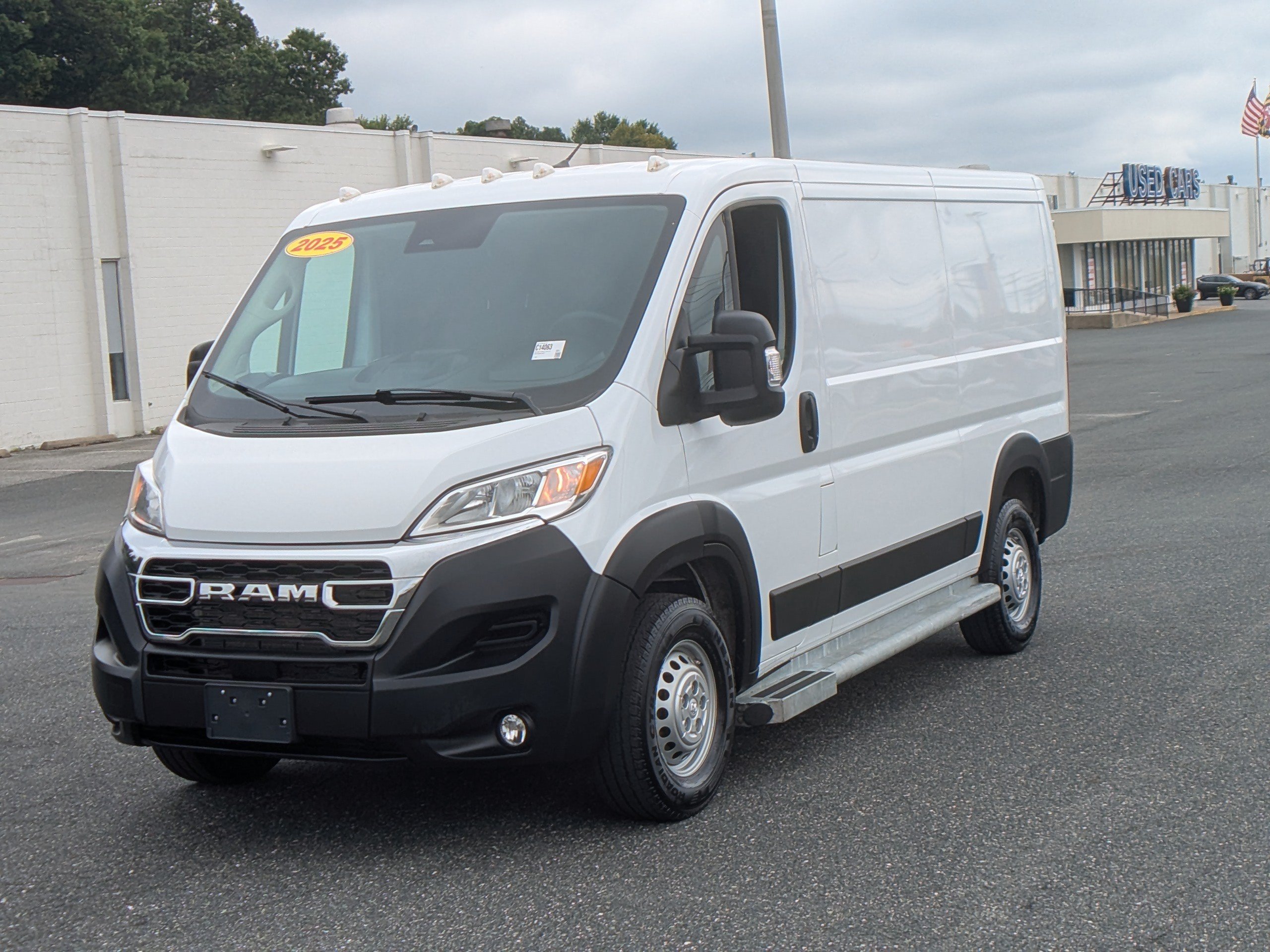 Used 2025 RAM ProMaster 2500 w/ U-Haul Equipment Group FWD image 4