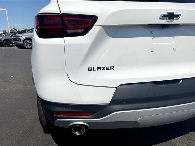 New 2026 Chevrolet Blazer LT w/ Midnight/Sport Edition FWD image 11