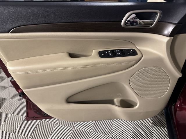 Used 2017 Jeep Grand Cherokee Laredo w/ Quick Order Package 2BE image 22