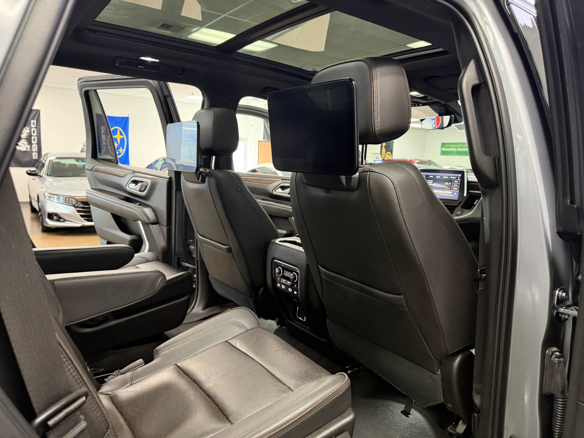 Used 2021 Chevrolet Tahoe High Country AWD/4WD image 29