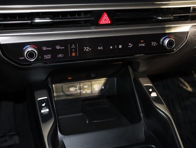 Used 2024 Kia Sorento S w/ Panoramic Sunroof Package image 21