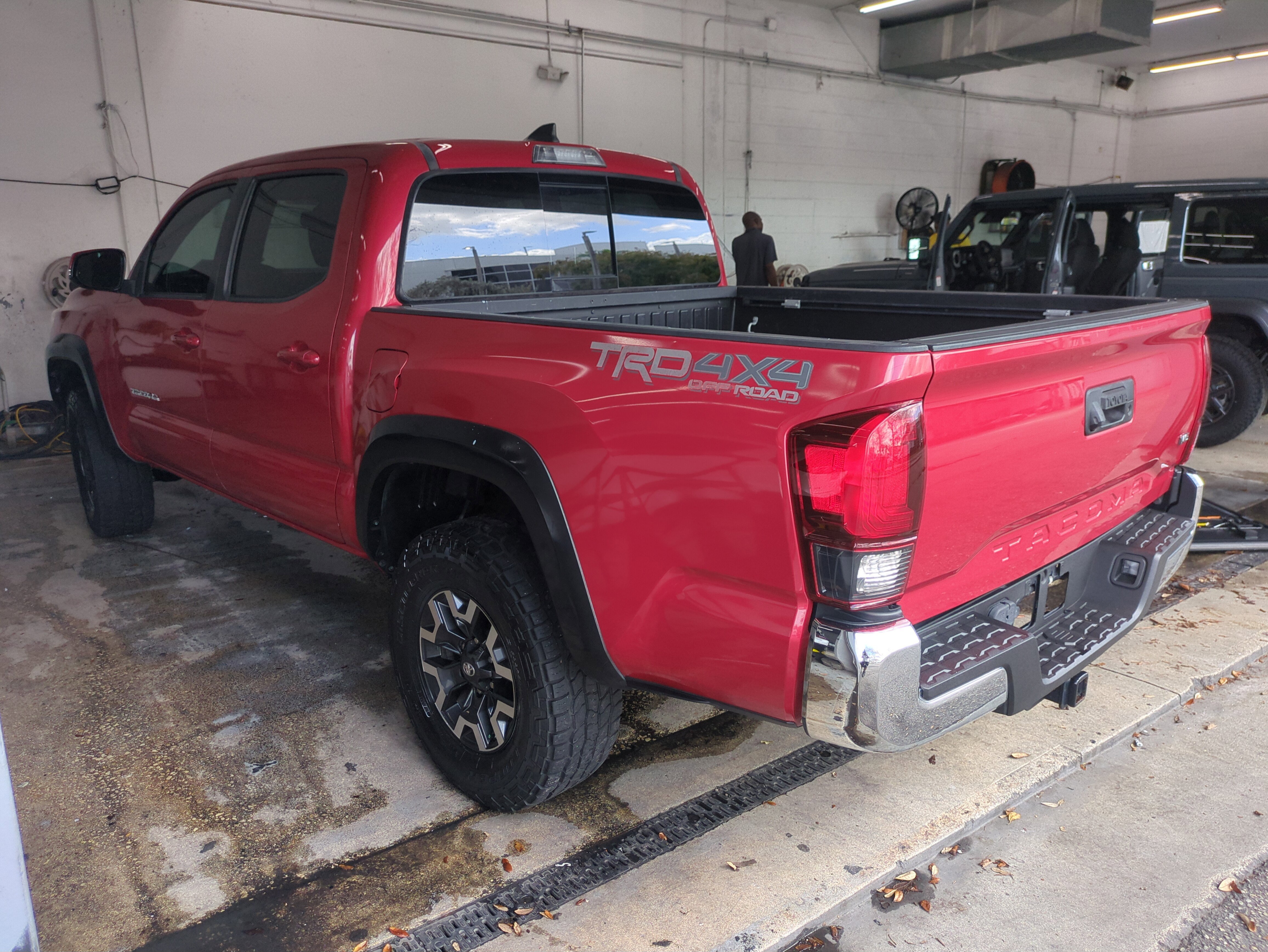 Used 2018 Toyota Tacoma TRD Off-Road image 7