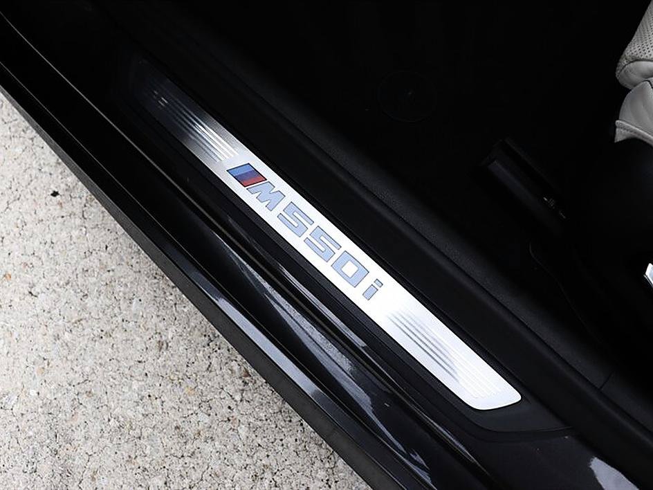 Used 2019 BMW M550i xDrive w/ Premium Package 2 AWD/4WD image 55