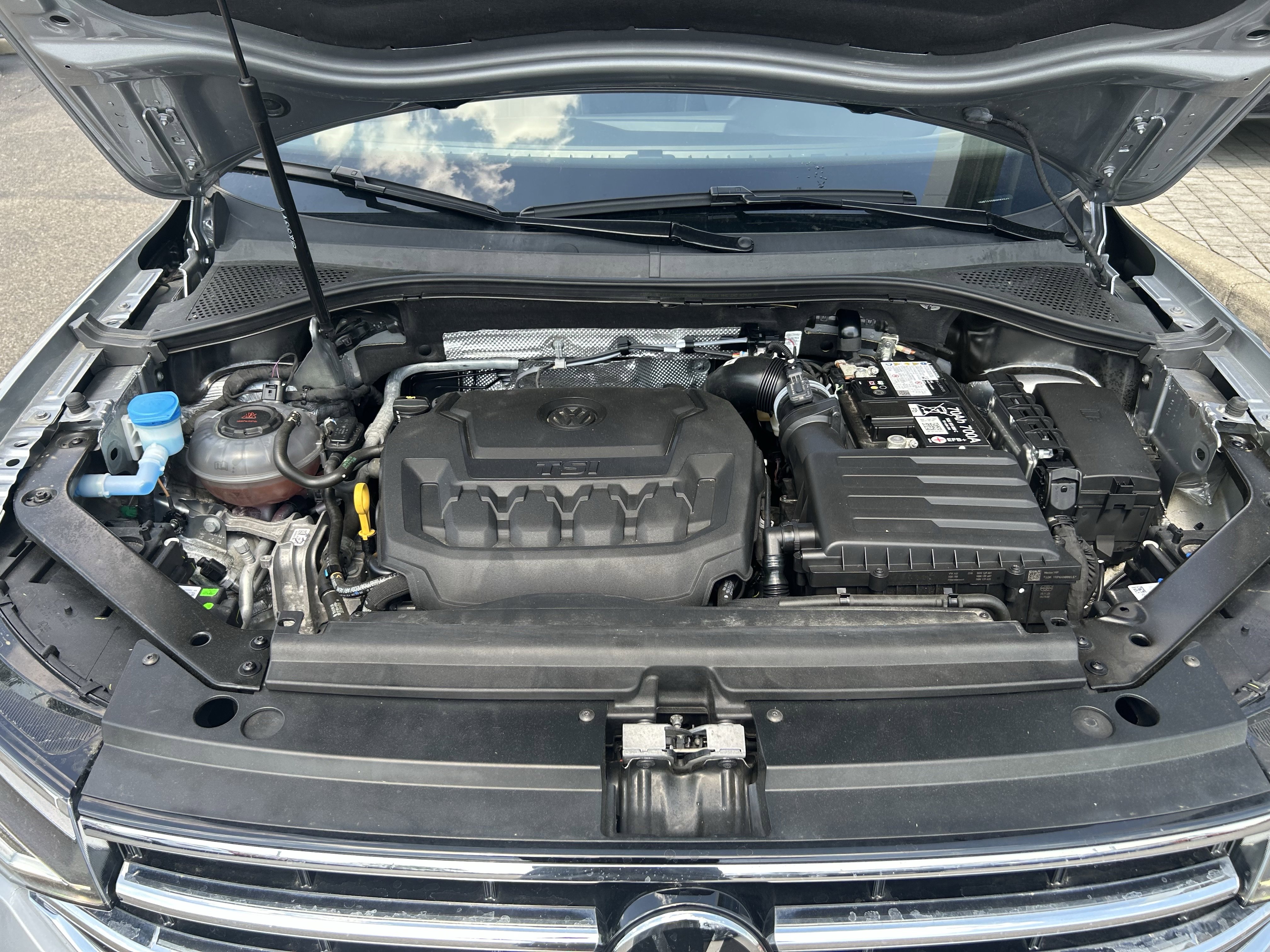 Certified 2024 Volkswagen Tiguan SE AWD/4WD image 29