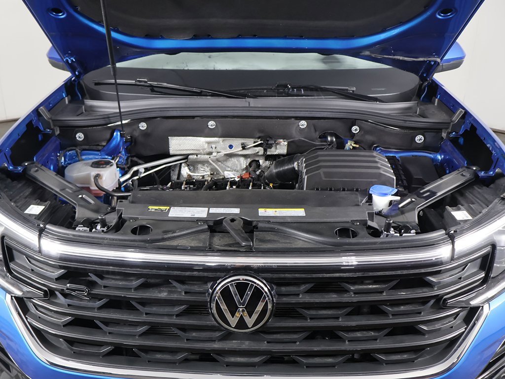 Used 2024 Volkswagen Atlas Cross Sport SEL R-Line image 21