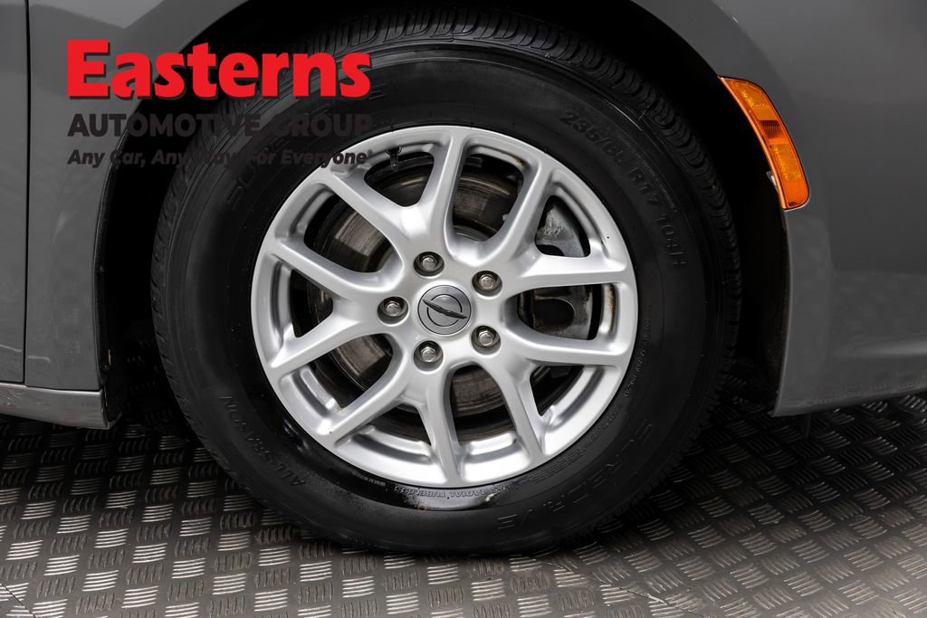 Used 2022 Chrysler Pacifica Touring-L image 33