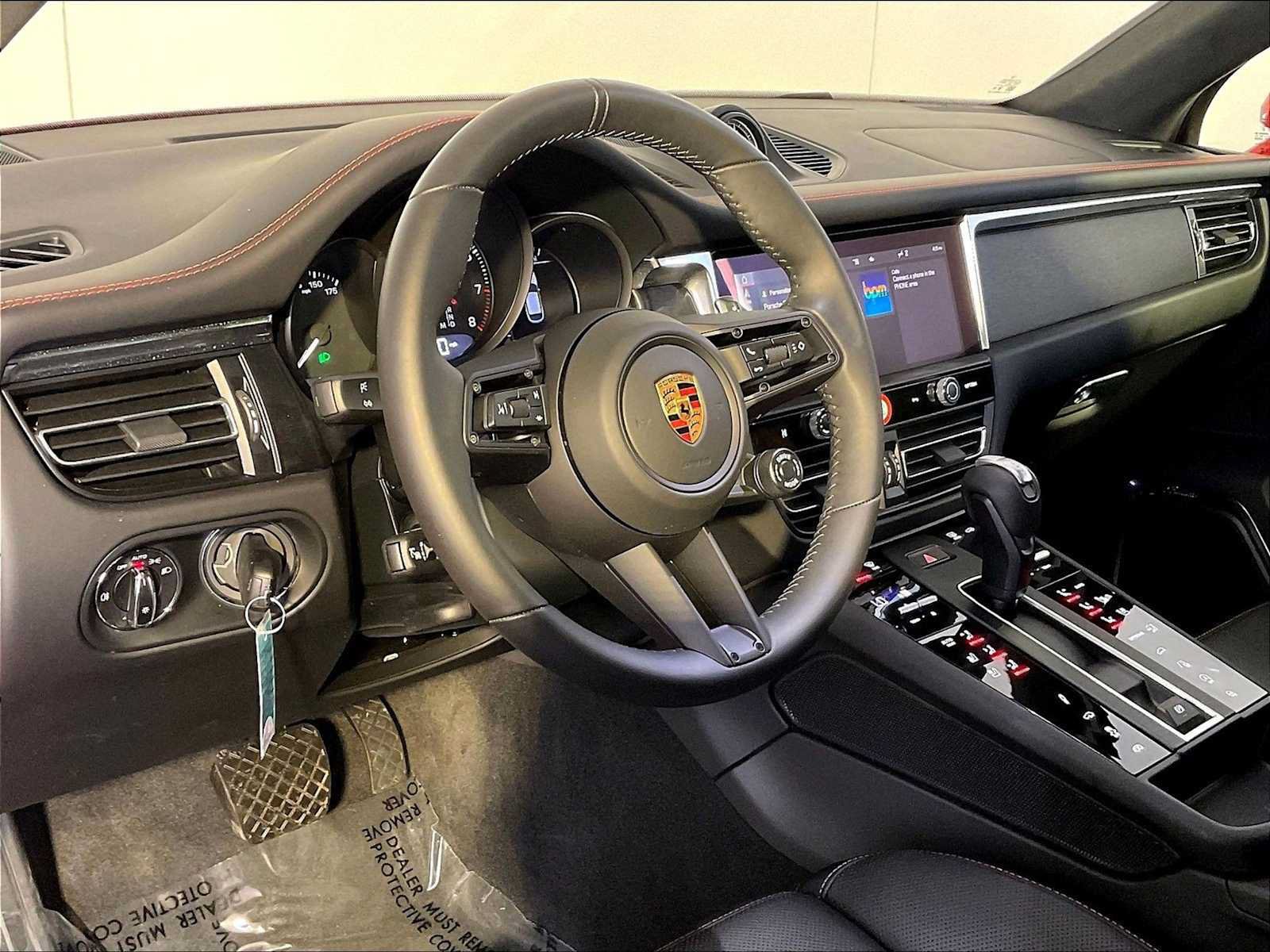 Certified 2026 Porsche Macan GTS AWD/4WD image 4