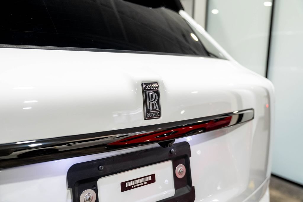 Used 2022 Rolls-Royce Cullinan Black Badge AWD/4WD image 28