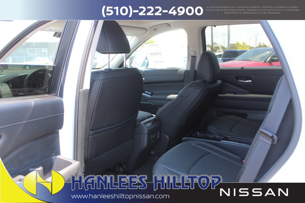 New 2026 Nissan Pathfinder SL w/ SL Premium Package AWD/4WD image 17