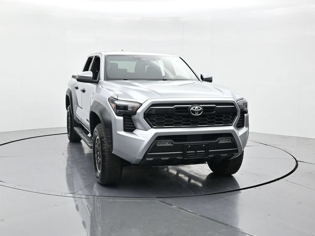 Used 2024 Toyota Tacoma TRD Off-Road AWD/4WD image 5
