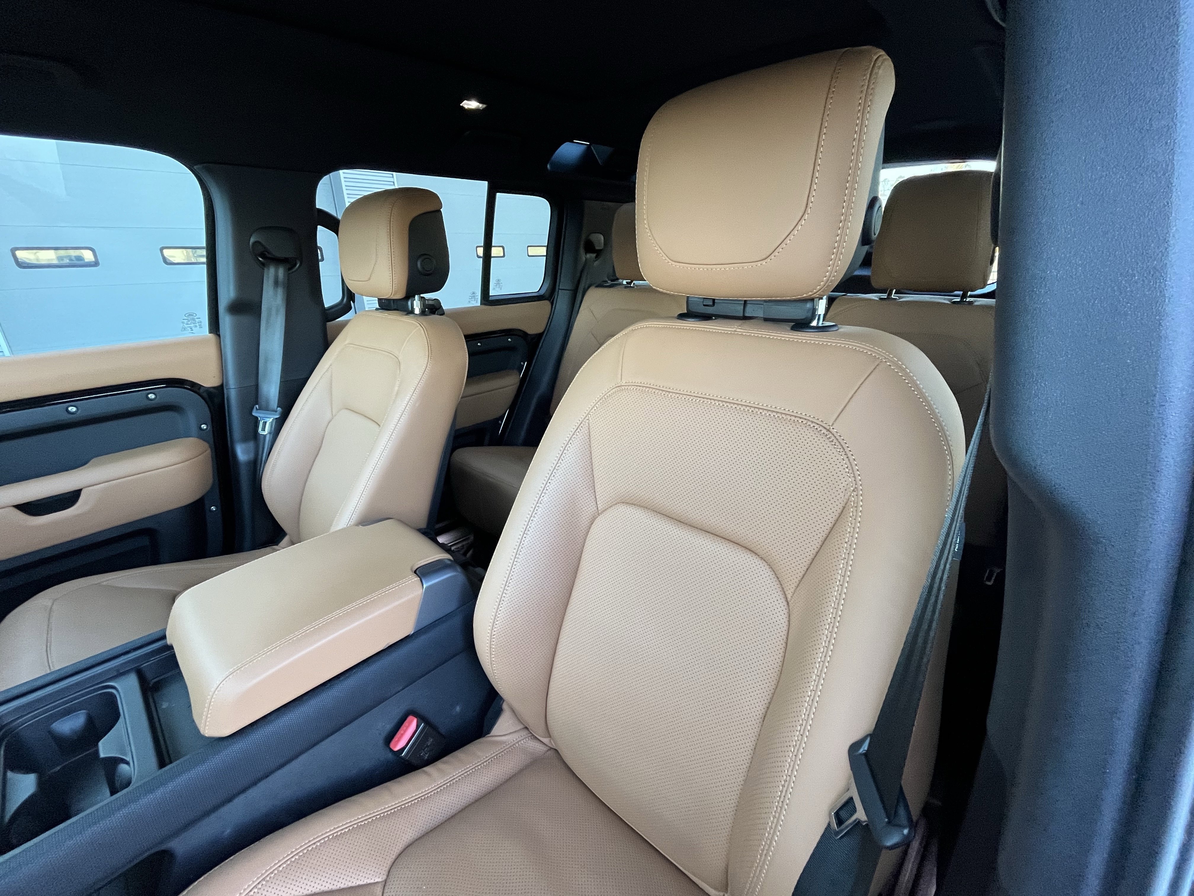 Used 2024 Land Rover Defender 110 V8 image 16