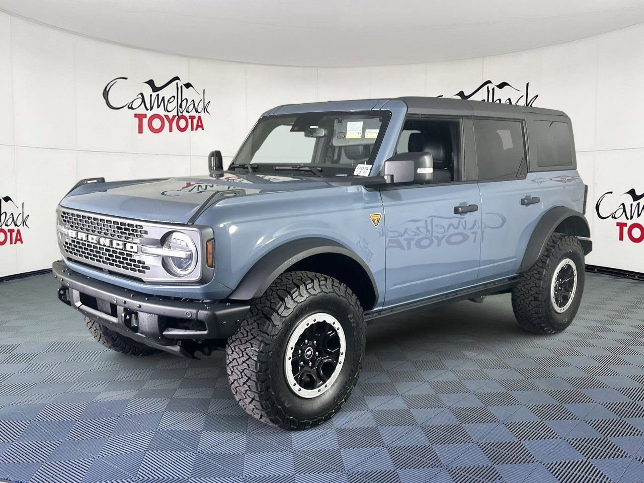 Used 2024 Ford Bronco Badlands AWD/4WD image 2