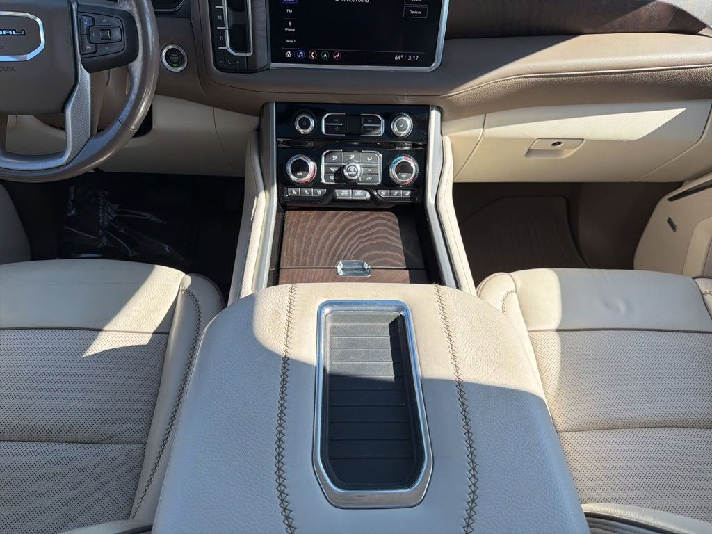 Used 2021 GMC Yukon Denali w/ Denali Premium Package image 31