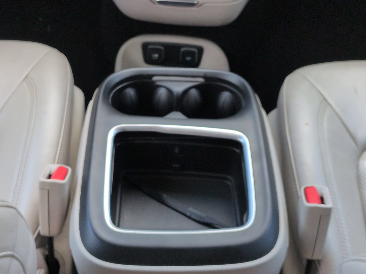 Used 2019 Chrysler Pacifica Touring-L Plus w/ Advanced Safetytec Group FWD image 19