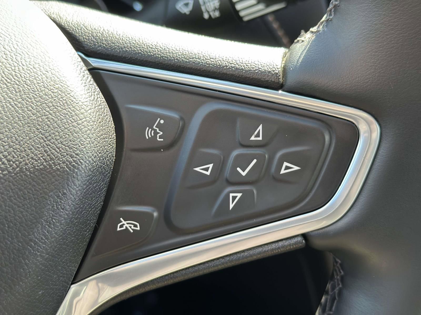 Certified 2023 Chevrolet Equinox Premier w/ LPO, Floor Liner Package image 15