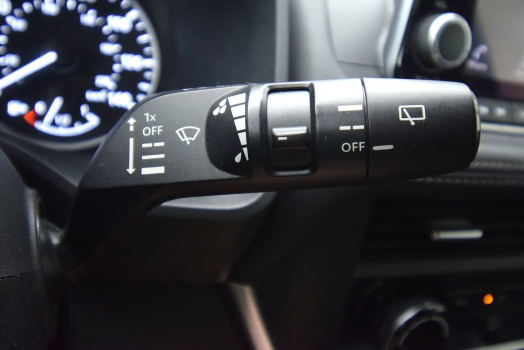 Used 2023 Nissan Rogue S FWD image 33
