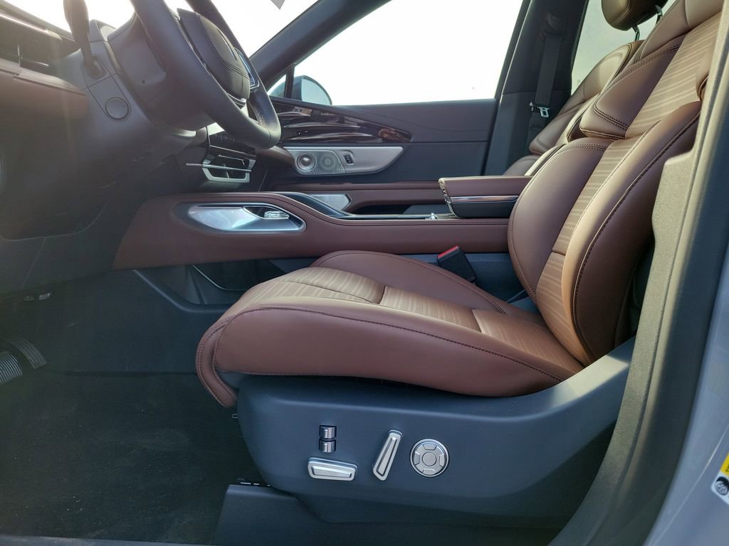 New 2026 Lincoln Nautilus Reserve AWD/4WD image 17