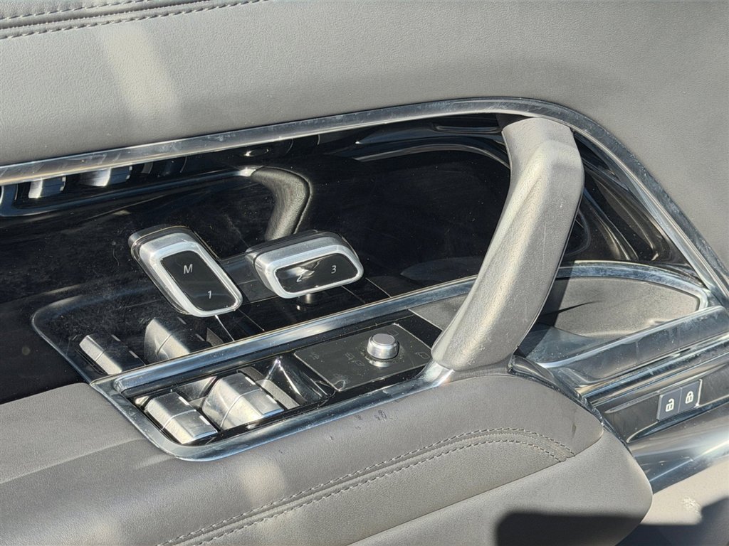 Used 2024 Land Rover Range Rover Long Wheelbase SE image 13