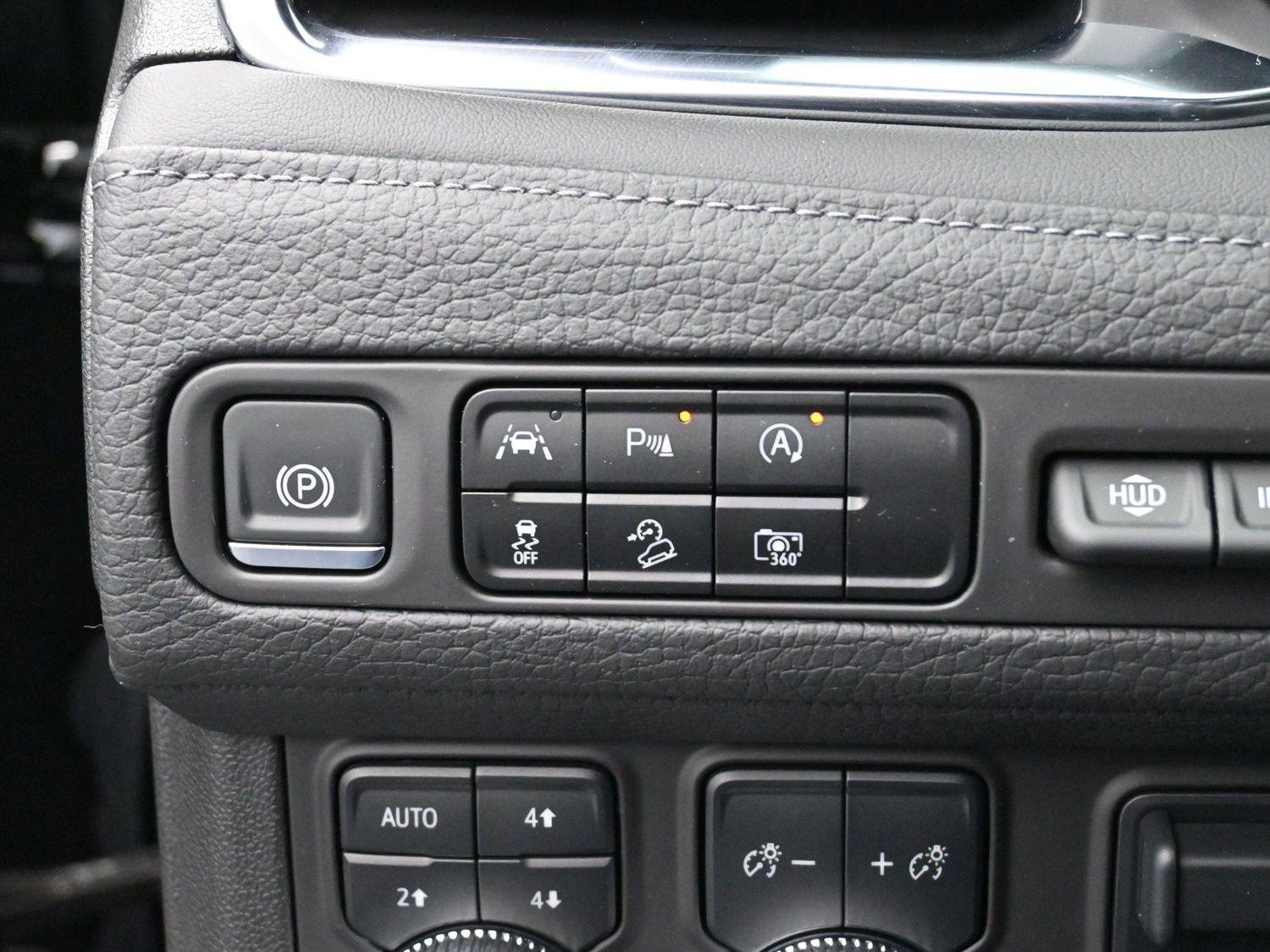 Used 2024 GMC Yukon XL Denali w/ Max Trailering Package image 28