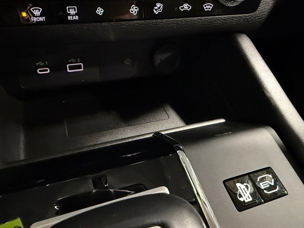 Used 2023 Mitsubishi Outlander SE image 31