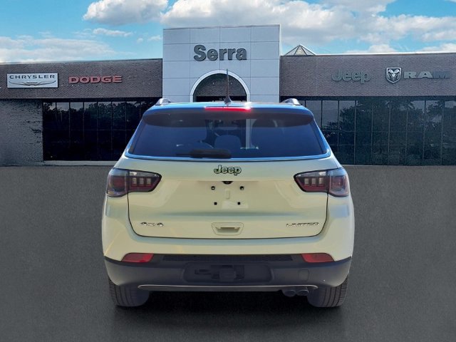 Used 2018 Jeep Compass Limited w/ Navigation Group AWD/4WD image 6