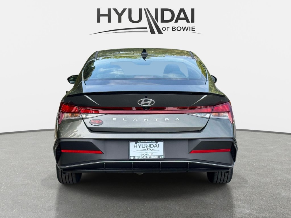 New 2026 Hyundai Elantra SEL Sport FWD image 3