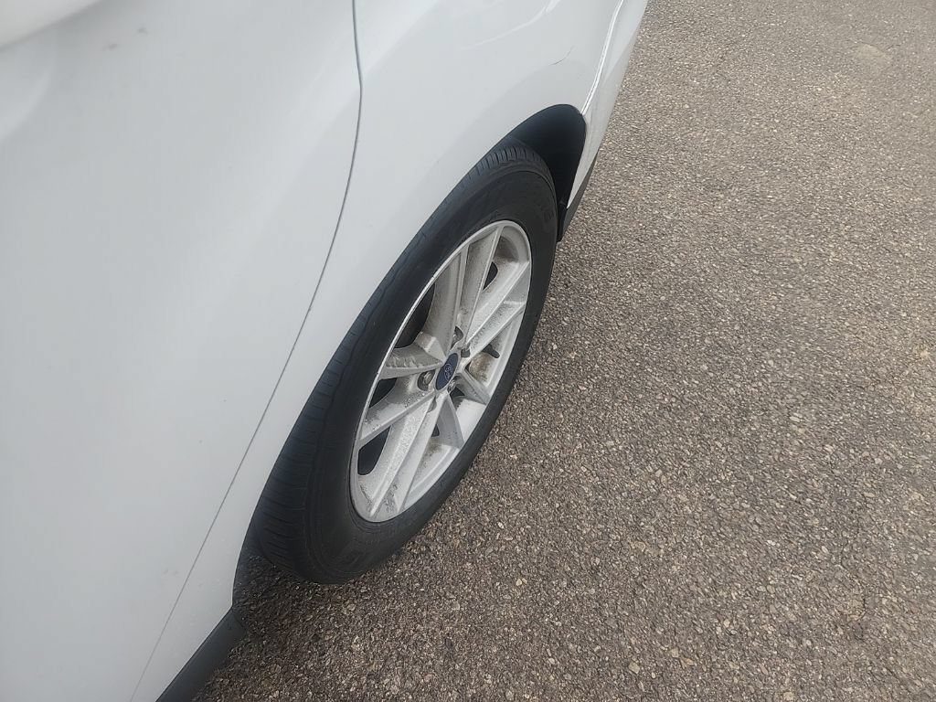 Used 2018 Ford Focus SE FWD image 9